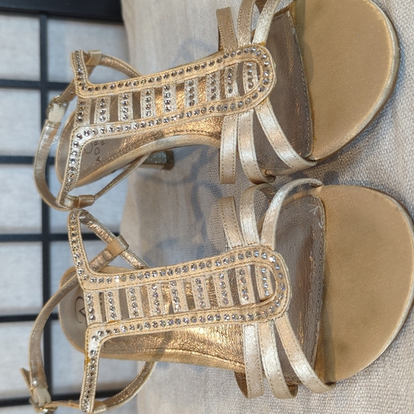 Slingback kitten Adrianna Papell heels with rhinestones - Picture 5 of 10